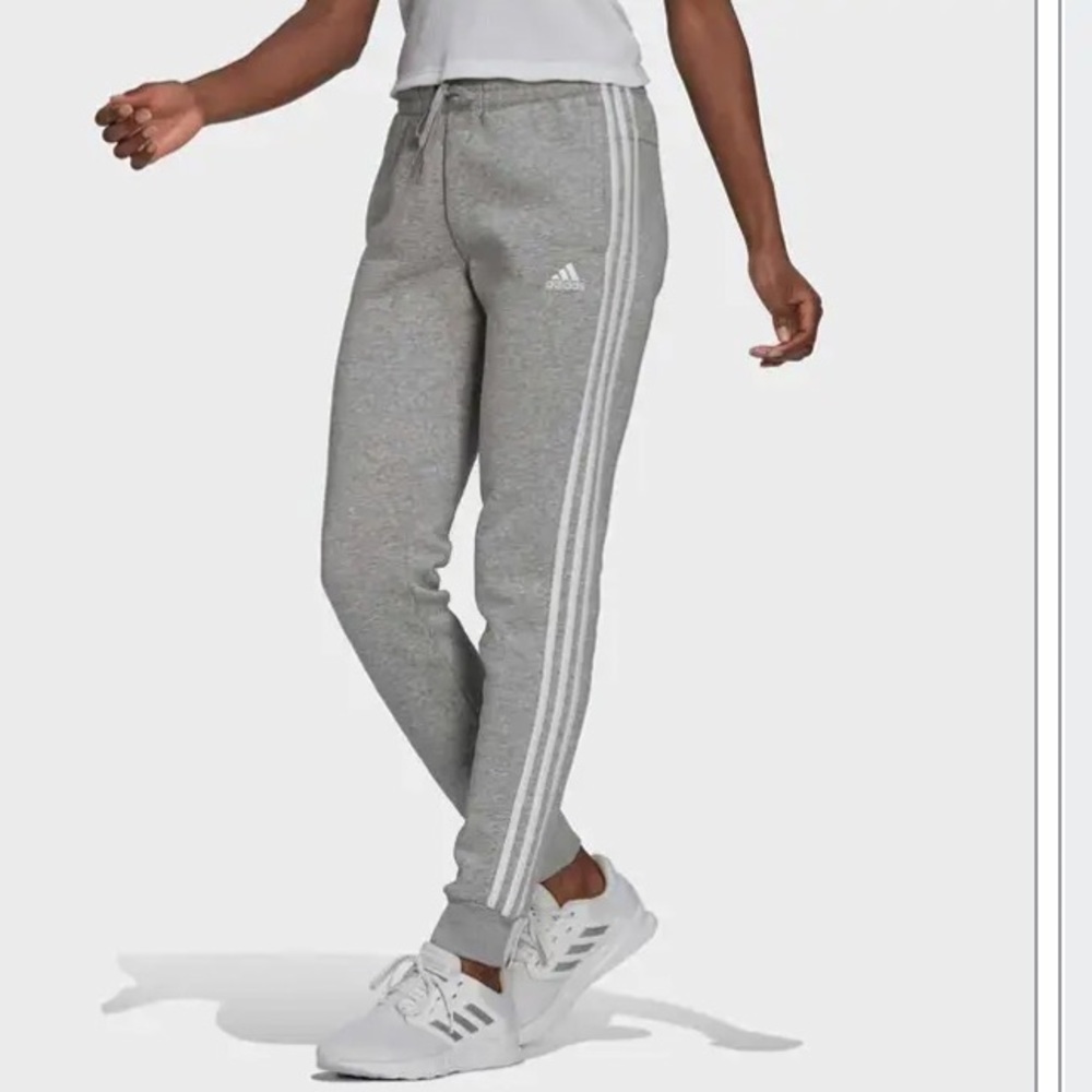 - Adidas joggers like new Xs
